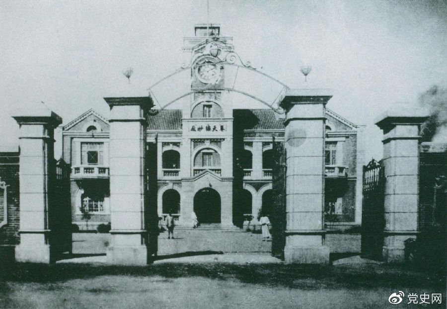 　　圖為中共滿洲省委舊址。1929年6月，中共中央政治局決定劉少奇任中共滿洲省委書記。7月，劉少奇到達(dá)奉天（今沈陽）赴任。