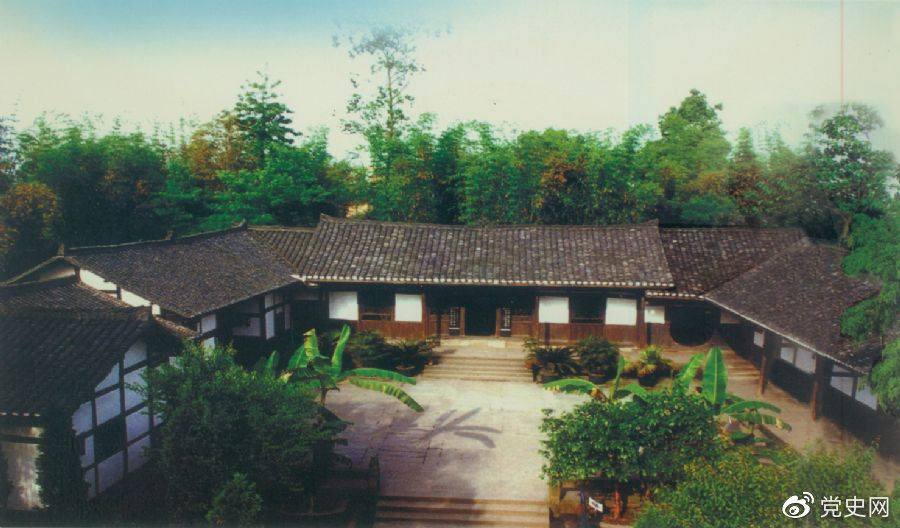 1904年8月22日，鄧小平出生在四川省廣安縣協(xié)興鄉(xiāng)（今廣安市協(xié)興鎮(zhèn)）牌坊村。圖為鄧小平故居。