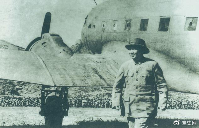 1945年10月11日，毛澤東回到延安，受到延安各界人士的熱烈歡迎。